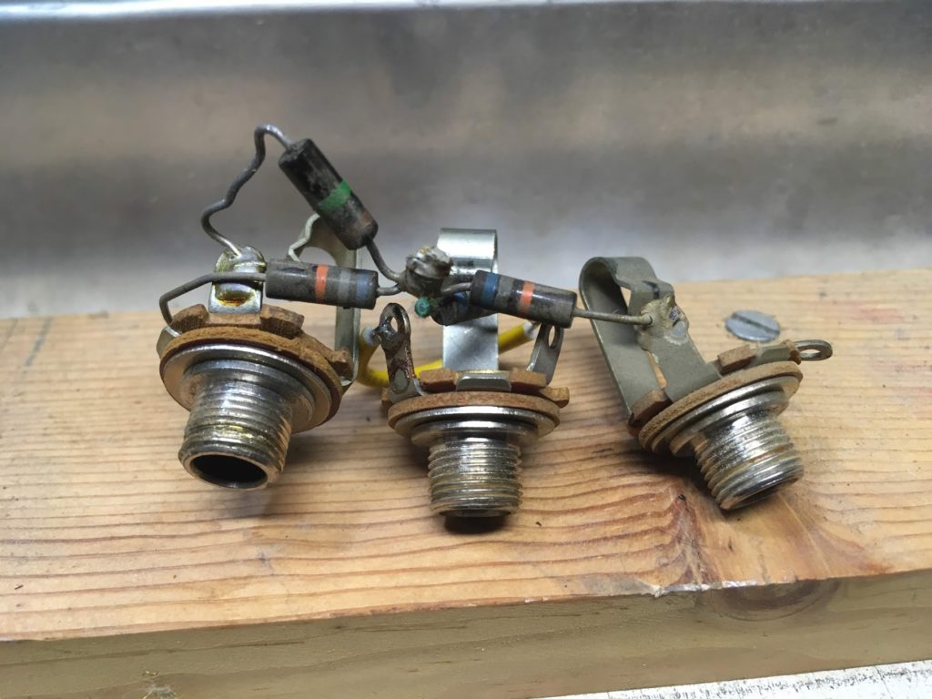 Airline 9005 Input jacks