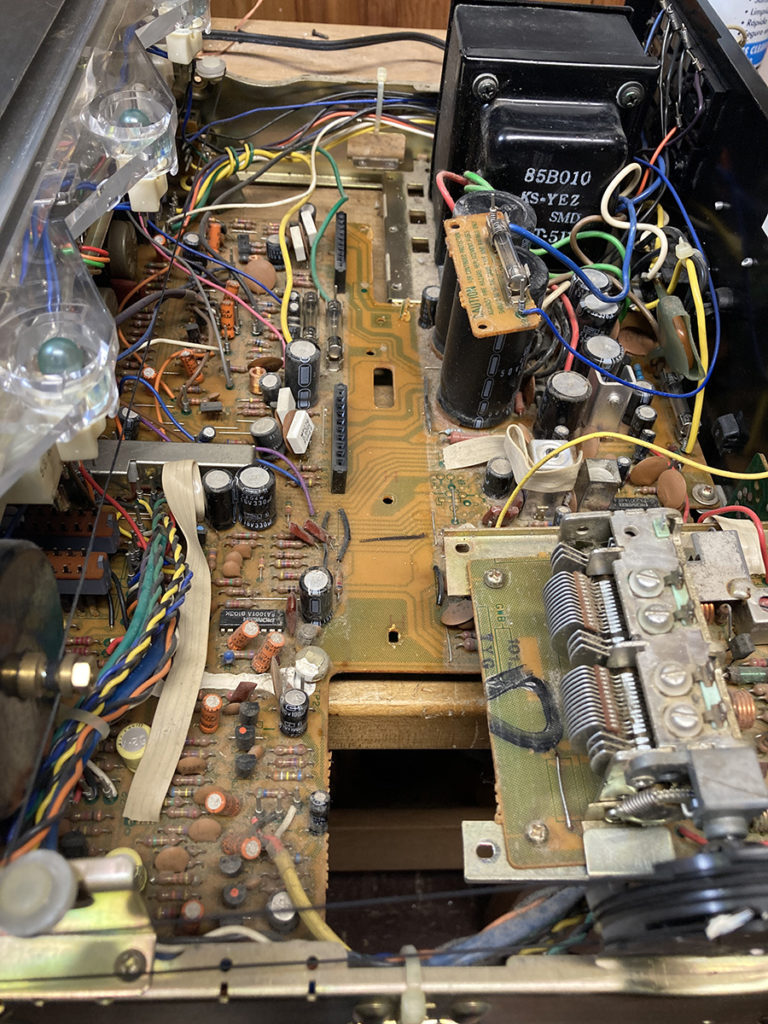 Gut shot of the SX-680 with heat sink and STK power packs removed.